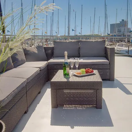 Holiday home Hausboot - Kleine Auszeit *