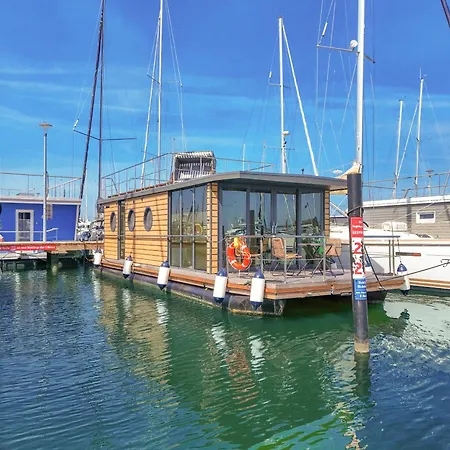Hausboot - Kleine Auszeit Casa de Férias Heiligenhafen